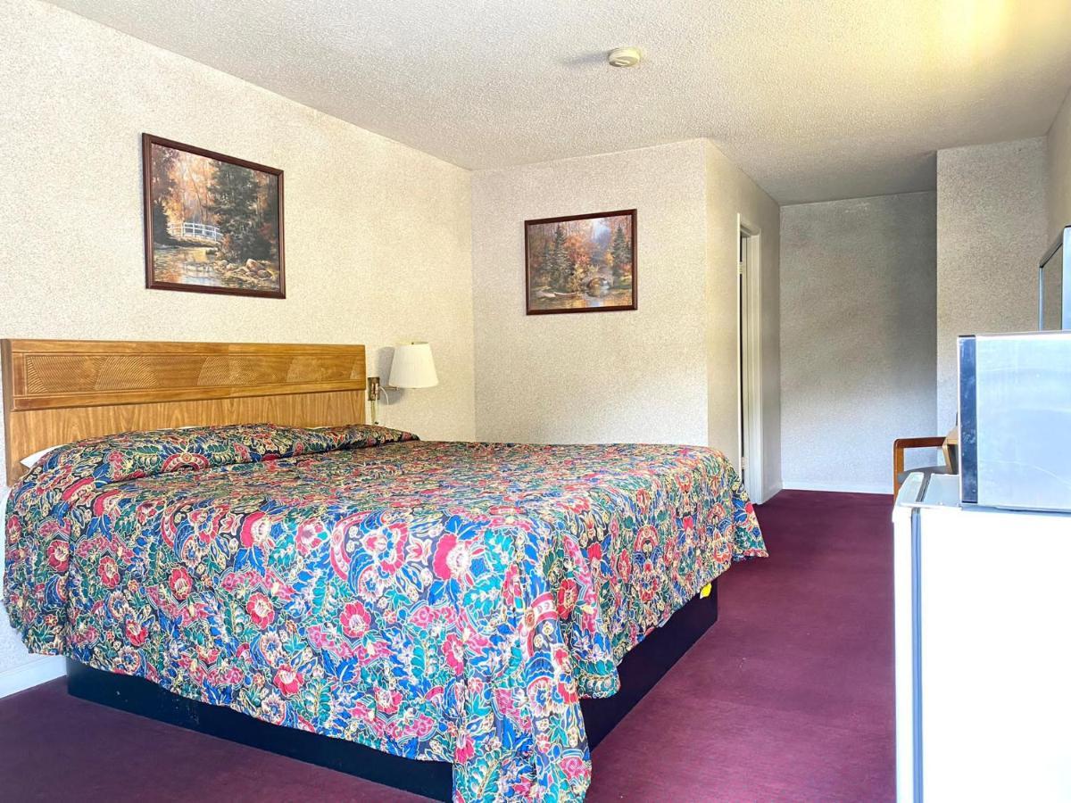 Economy Inn Світвотер Екстер'єр фото