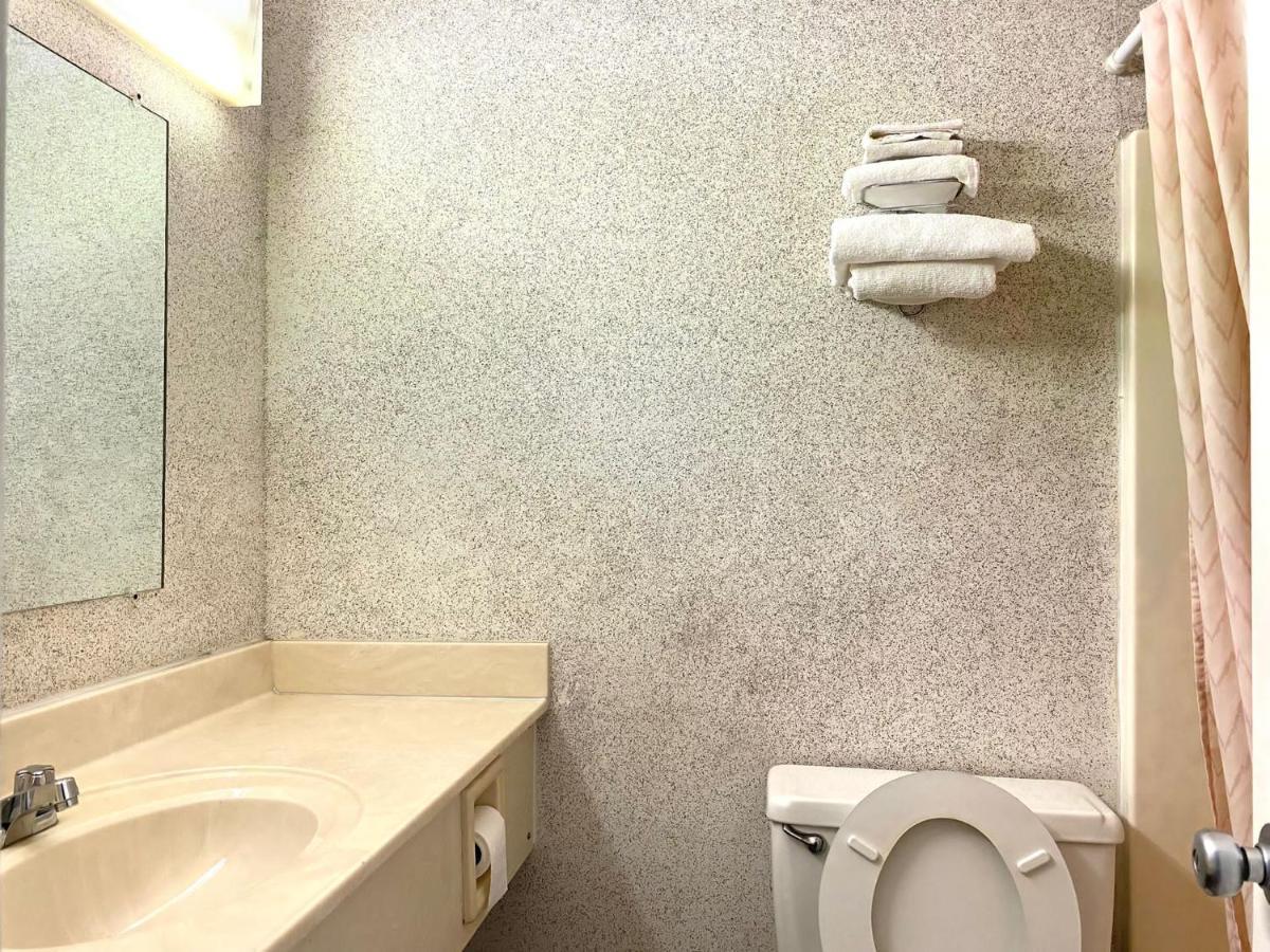 Economy Inn Світвотер Екстер'єр фото
